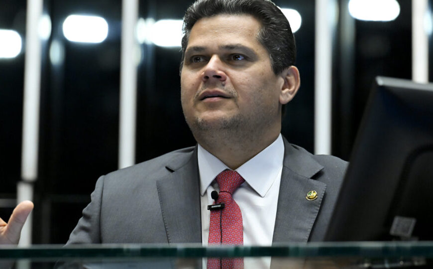 Alcolumbre diz que aguarda relatório de Paulinho para PL da dosimetria