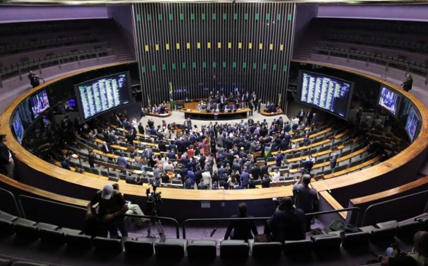 STF forma maioria para manter número de deputados…