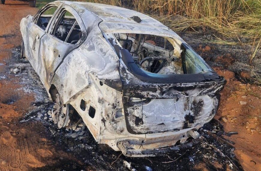 Carro que pode ter sido usado em atentado na fronteira é encontrado queimado