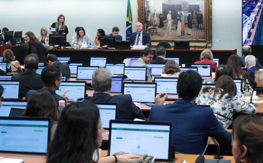 Câmara aprova projeto que mantém decisões monocráticas do…