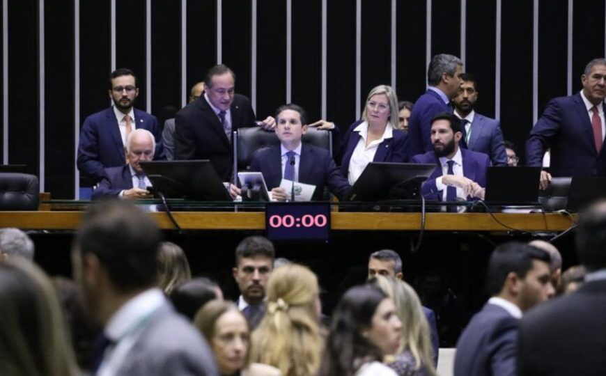 Como cada deputado votou no PL que limita decisões monocráticas no STF