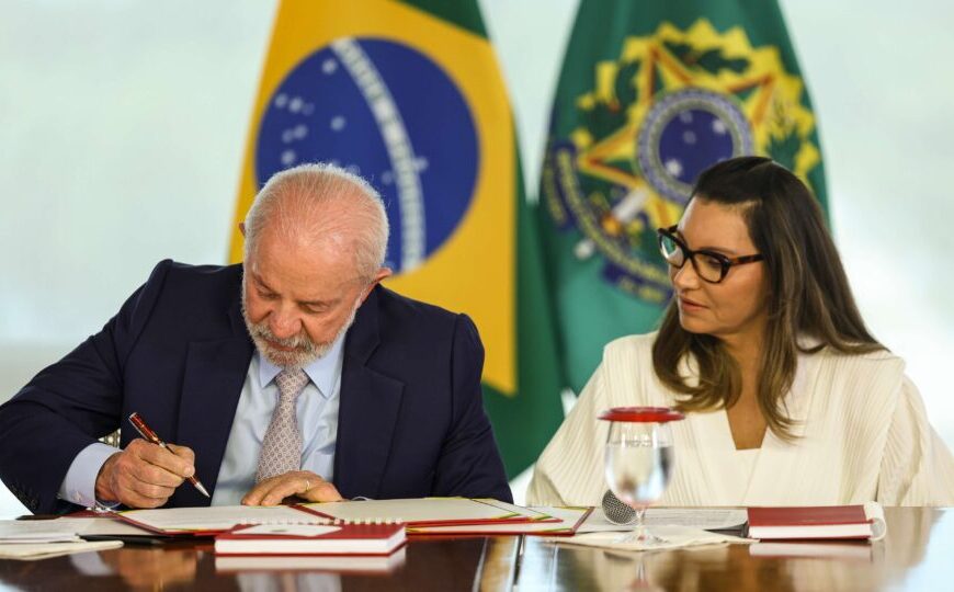 Decreto de Lula amplia poderes da primeira-dama