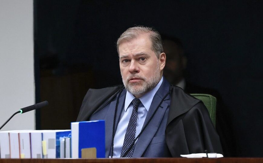 Toffoli chora em sessão do STF e diz que só ministros têm “dimensão” da cadeira