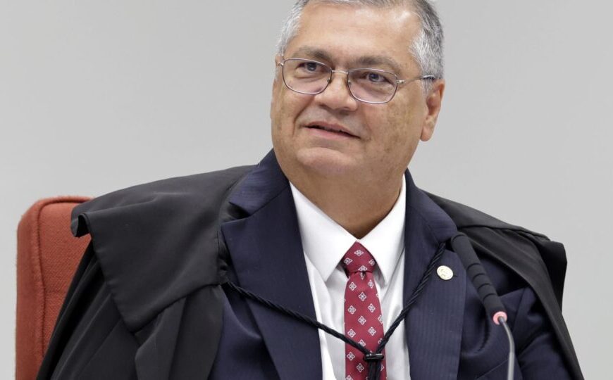 Dino diz que não há nada de errado…