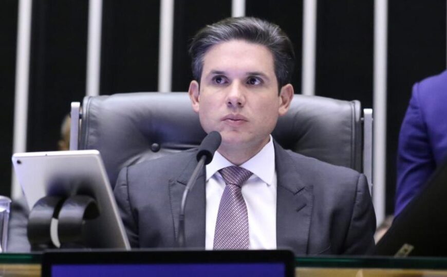 Motta ignora PEC do governo e cria “agenda paralela” na Segurança