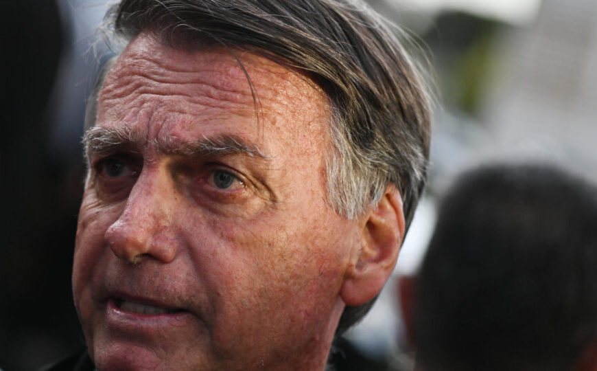 Moraes autoriza Bolsonaro a comemorar aniversário da filha em casa