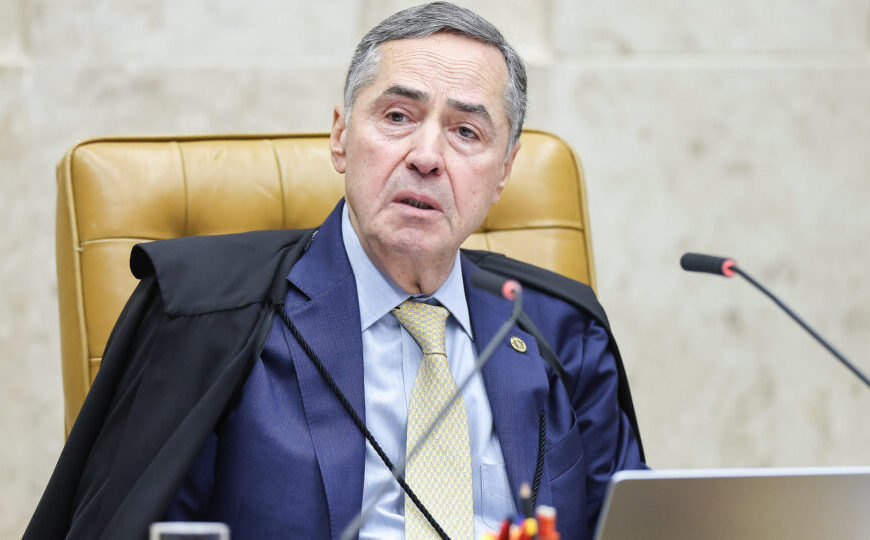 Barroso passa mal e faz exames em hospital de Brasília