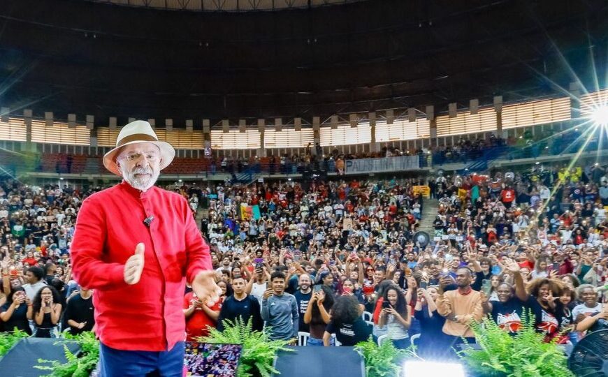 “Queremos formar uma doutrina latino-americana”, diz Lula a estudantes
