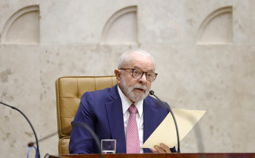 Juristas feministas pedem que STF obrigue Lula a indicar uma mulher negra para vaga de Barroso