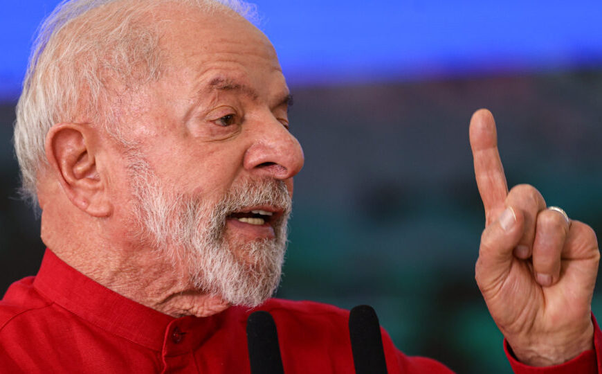 Lula diz que Câmara joga contra…