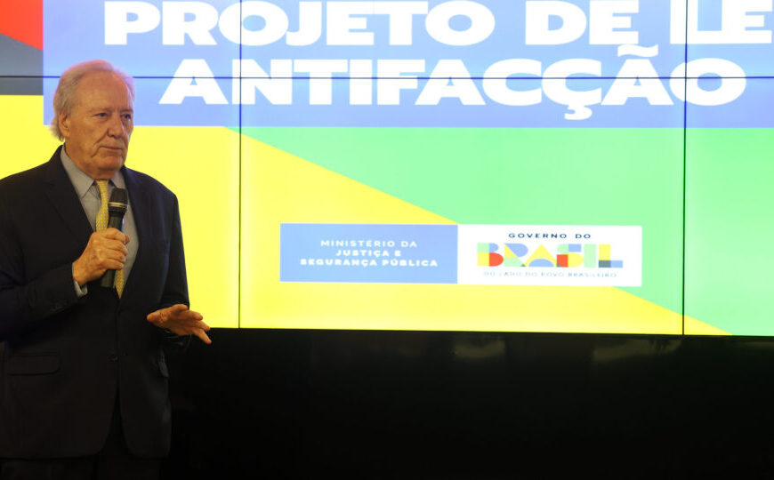 Lewandowski conclui projeto antifacção que endurece penas para crime organizado