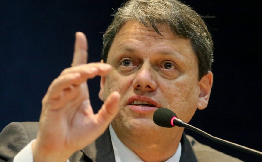 Moraes arquiva ação de deputado do PT contra Tarcísio