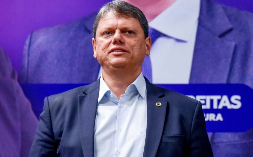 “Troca o CEO que o Brasil volta a funcionar”, diz Tarcísio