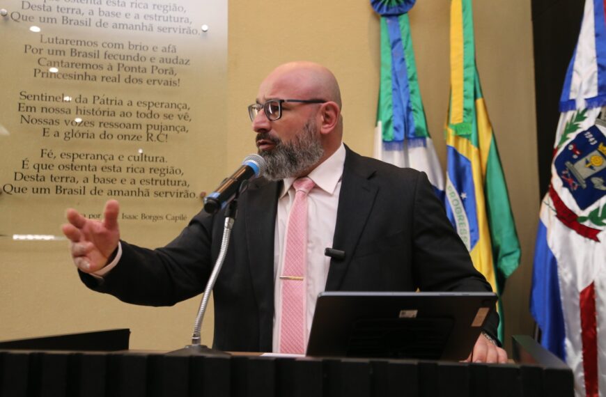 Vereador Carlos Bordão solicita melhorias para o bairro Coophafronteira