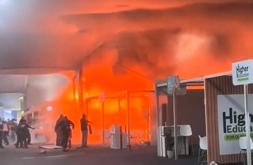 Incêndio atinge pavilhão na Zona Azul da COP30 causando susto e correria