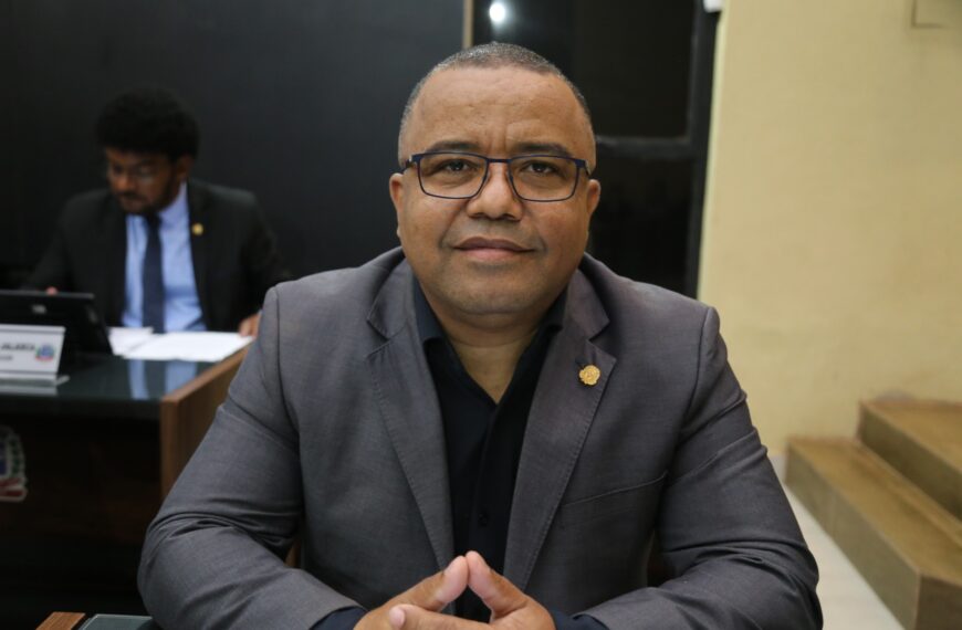 Jelson Bernabé solicita operação tapa-buracos em vias da Granja