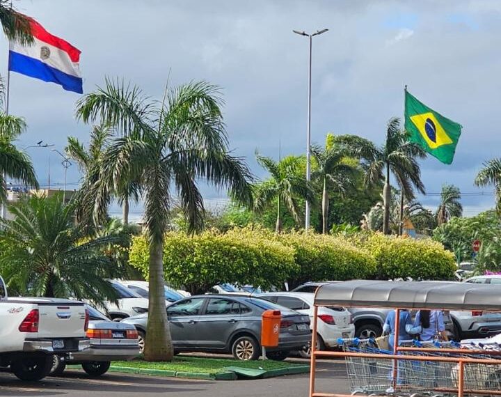 Dia de sol com algumas nuvens e chuva rápida em Ponta Porã