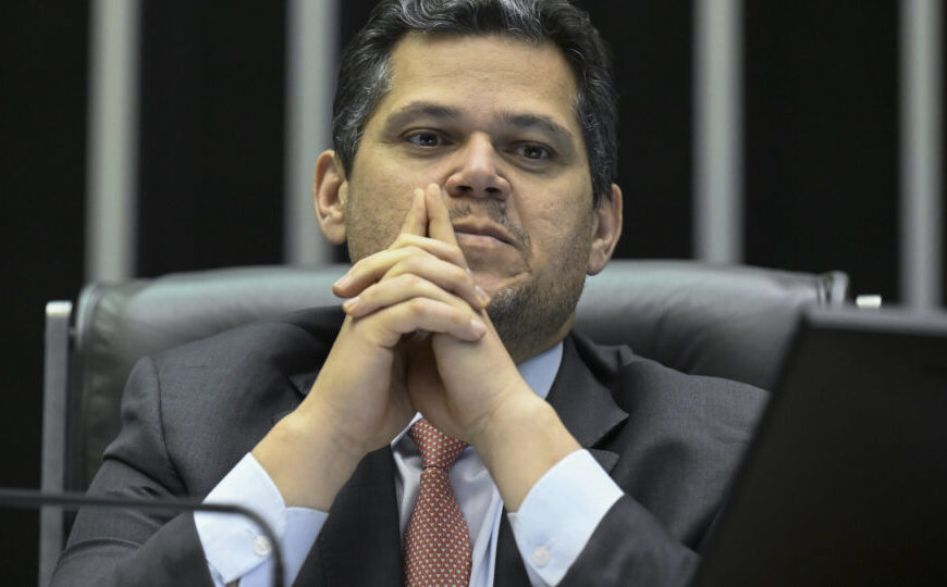 Alcolumbre diz que Senado votará PL antifacção na próxima semana