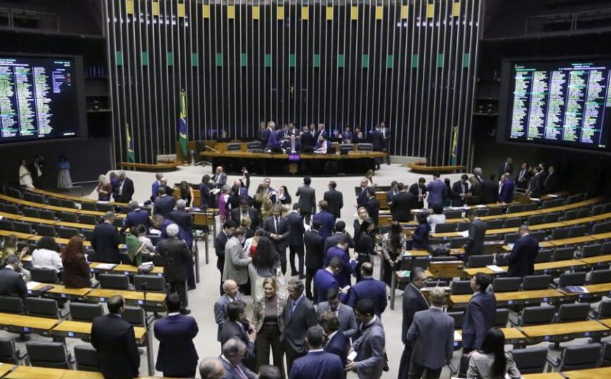 Como cada deputado votou no aumento para servidores do Judiciário
