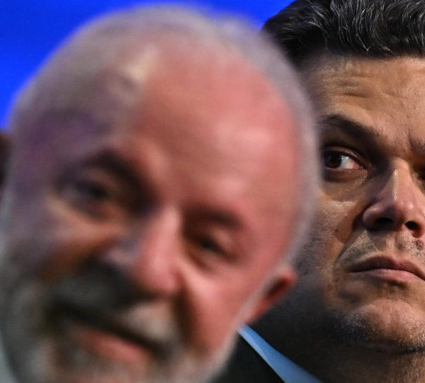 Advogado de Trump critica Alcolumbre por não pautar…