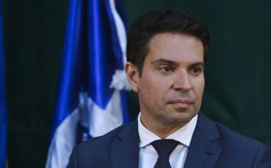 Esposa de Ramagem comenta ida da família aos…