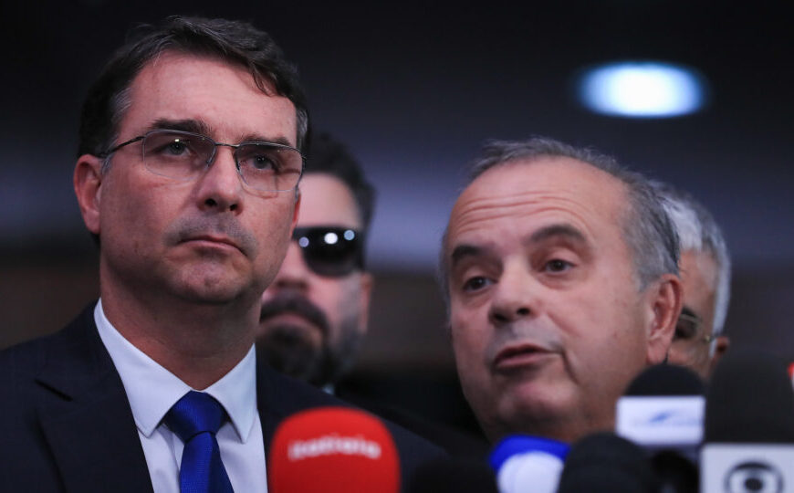 Flávio ironiza Moraes e diz que apenas anistia…