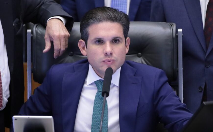 Motta discute PL antifacção com Moraes e faz apelo por união institucional