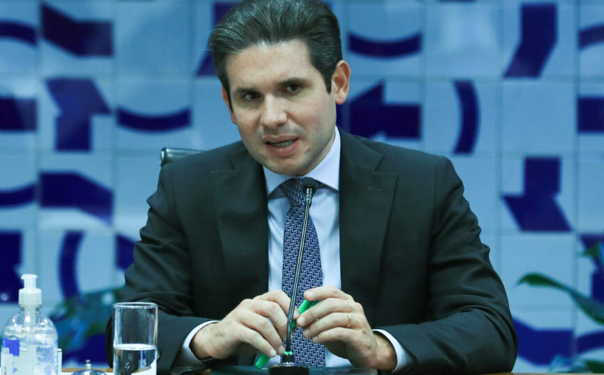 Motta diz que voltou discussão do “PL da Dosimetria”; texto poderia beneficiar Bolsonaro