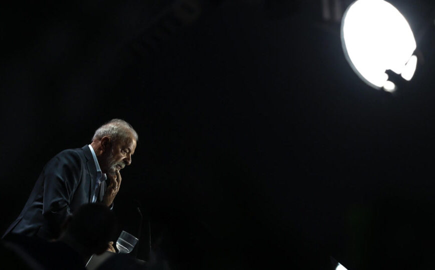 Epstein falou em e-mails sobre ligação com Lula e elogiou Bolsonaro, apontam documentos