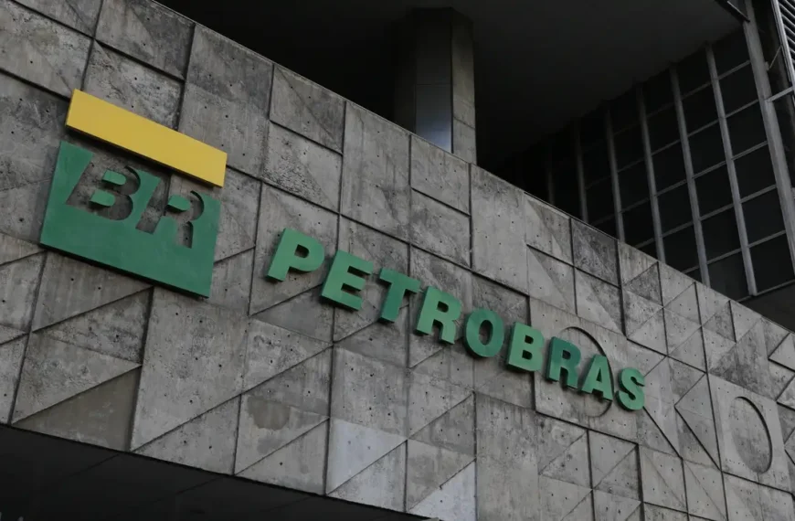 Petrobras pagará dividendos a acionistas em duas parcelas