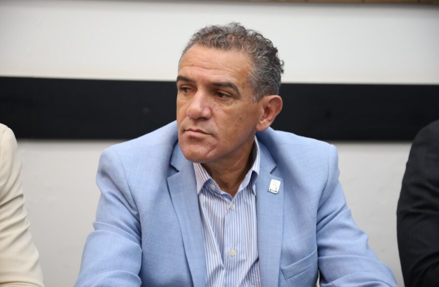 Avelino pede limpeza geral na Belmiro de Albuquerque e melhorias na praça do Ipê II