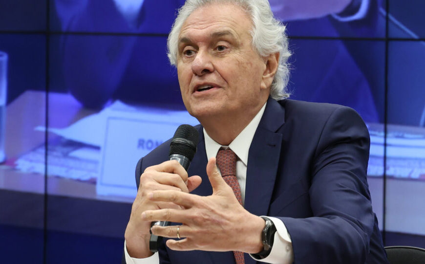 Caiado diz que respeita decisão de Bolsonaro mas mantém candidatura