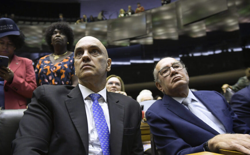 Moraes acompanha Gilmar em julgamento sobre ampliação do foro privilegiado