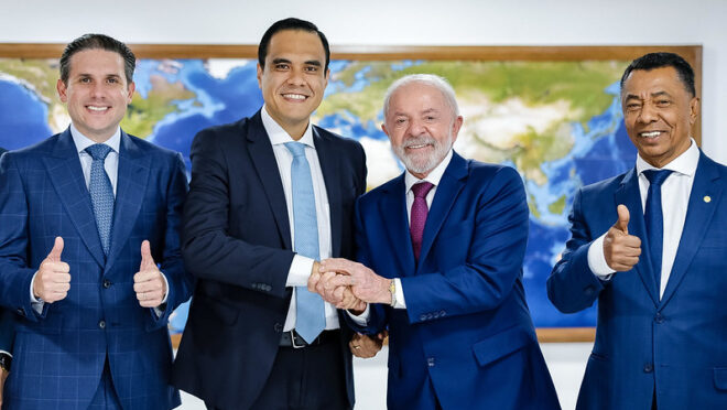 Ao lado de Motta, Lula convida novo ministro do Turismo; saiba quem é