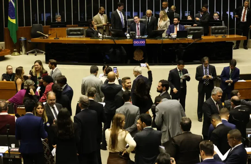 Câmara aprova redução de benefícios fiscais; projeto vai ao Senado