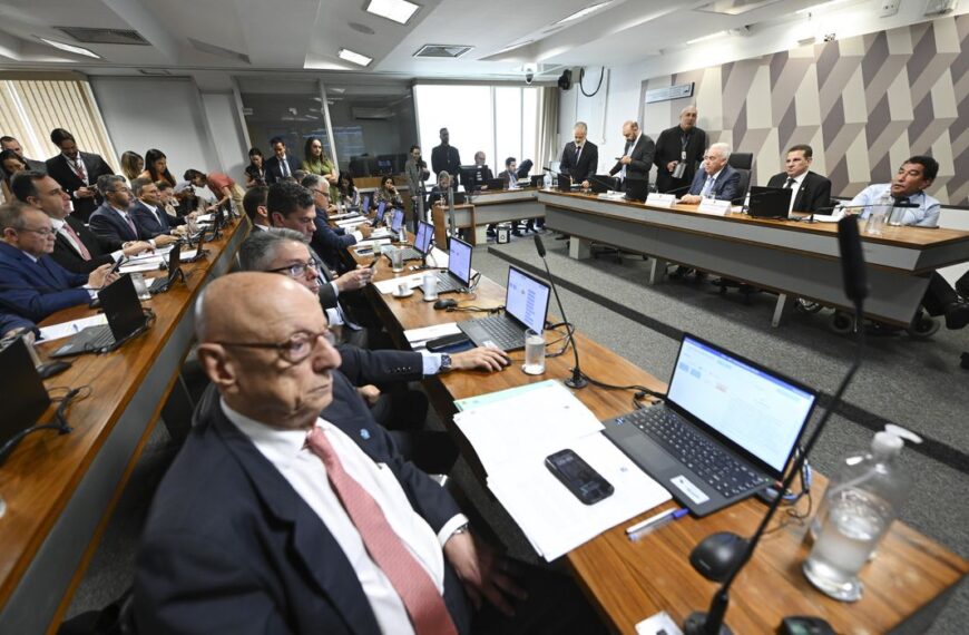 PL da Dosimetria: CCJ reduz para quatro horas prazo de pedido de vista