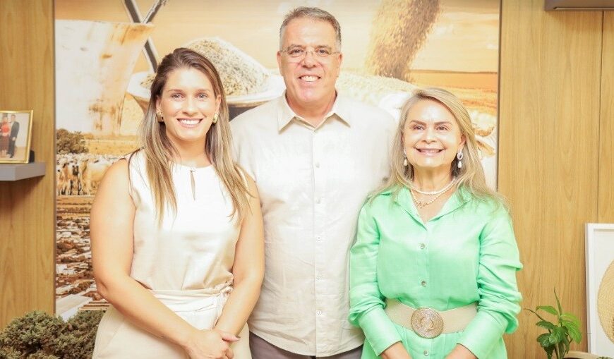 Famílias do Residencial Salgado Filho são beneficiadas com melhorias e regularização dos imóveis