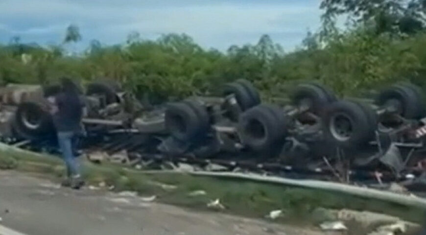 Acidente mata motorista de carreta em Mundo Novo