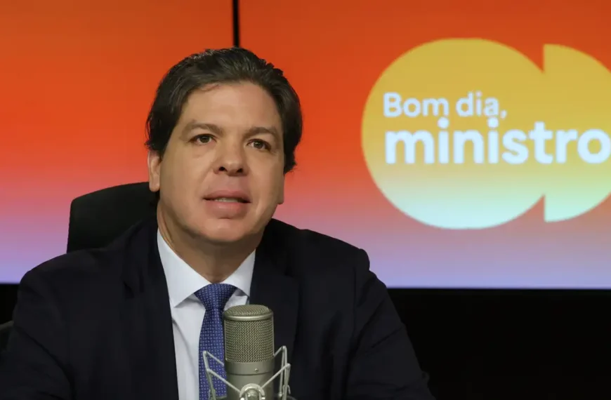 Governo diz que conectará 100% das escolas até fim de 2026