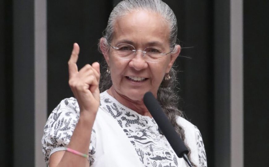 Heloísa Helena volta à Câmara após 18 anos e promete enfrentar Lula