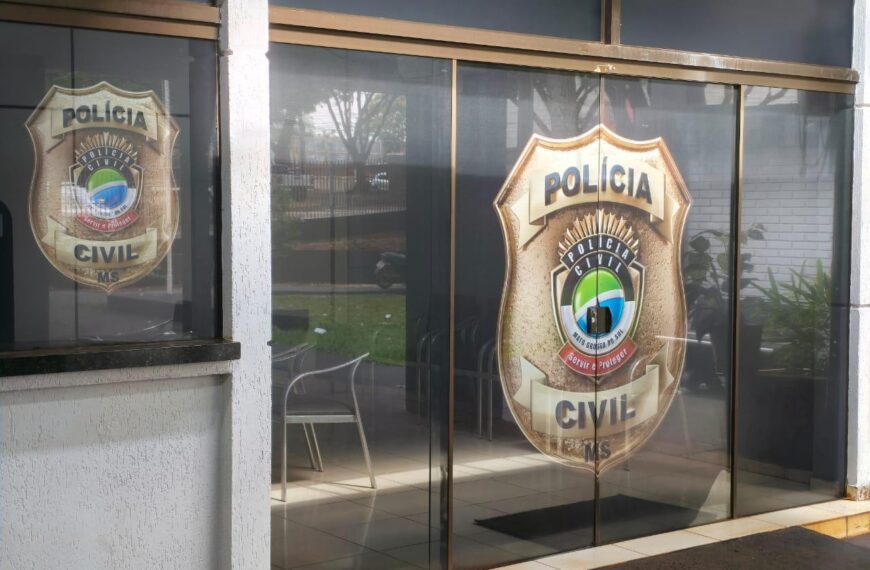 Homem de 29 anos é baleado por dupla em motocicleta enquanto caminhava