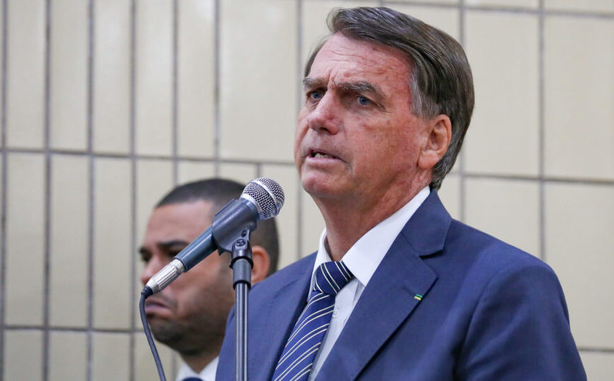 Bolsonaro pede autorização para fazer fisioterapia na prisão
