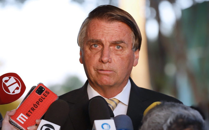 Moraes autoriza cirurgia de Bolsonaro, mas nega prisão domiciliar