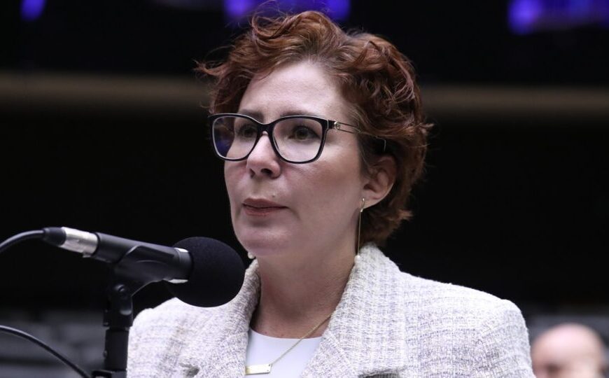 Decisão sobre perda do mandato de Zambelli é adiada com pedido de vista