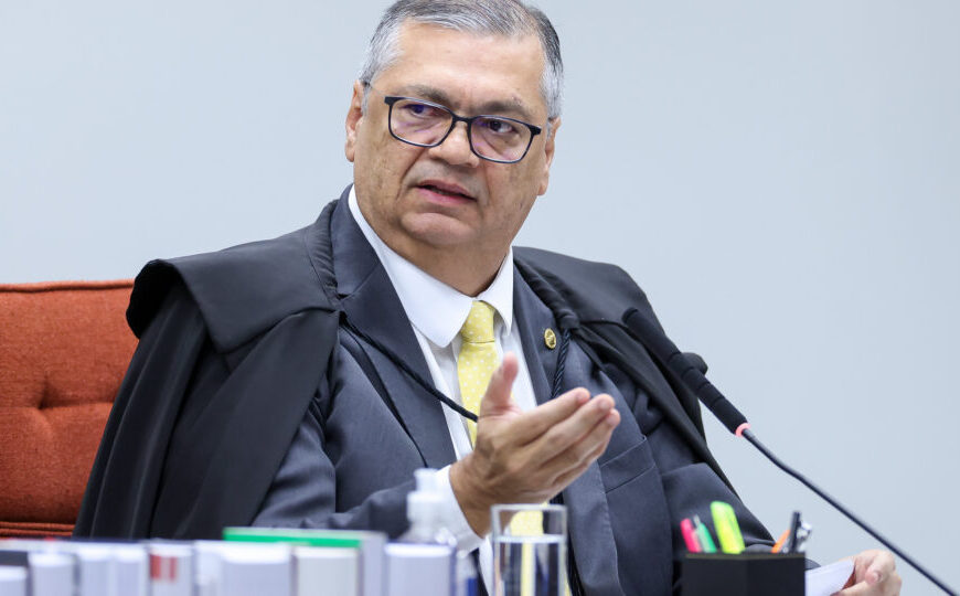 Dino manda PF investigar R$ 72 milhões em emendas Pix