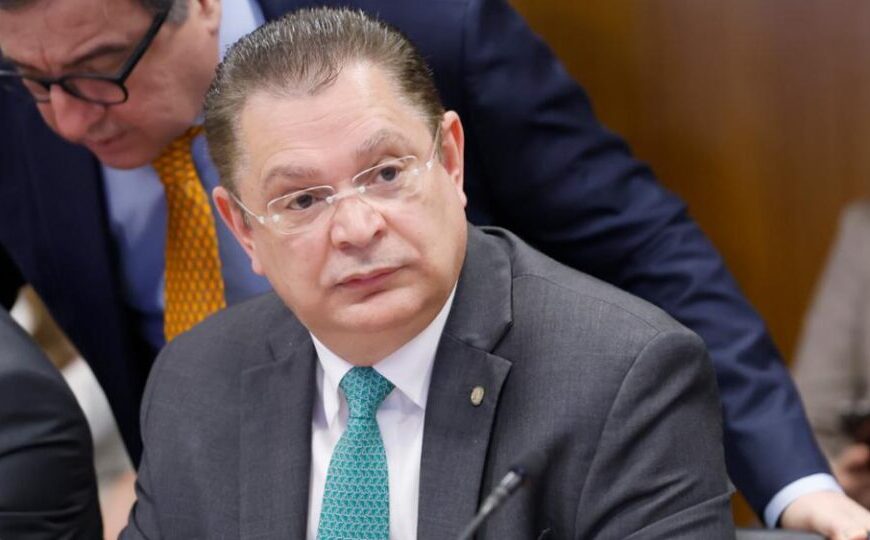 Política em foco: Câmara acelera PL para reduzir pena de Bolsonaro e de presos do 8/1