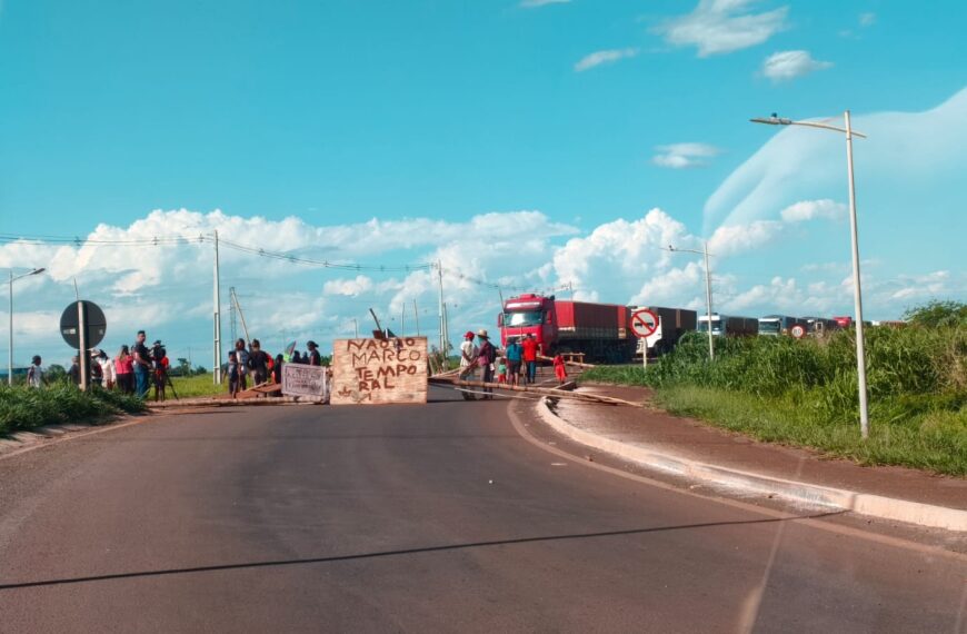 Indígenas bloqueiam anel viário em Dourados em protesto contra Marco Temporal