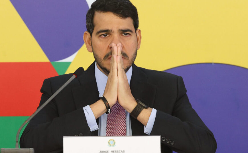 Messias pede que Gilmar reconsidere decisão sobre impeachment de ministros do STF