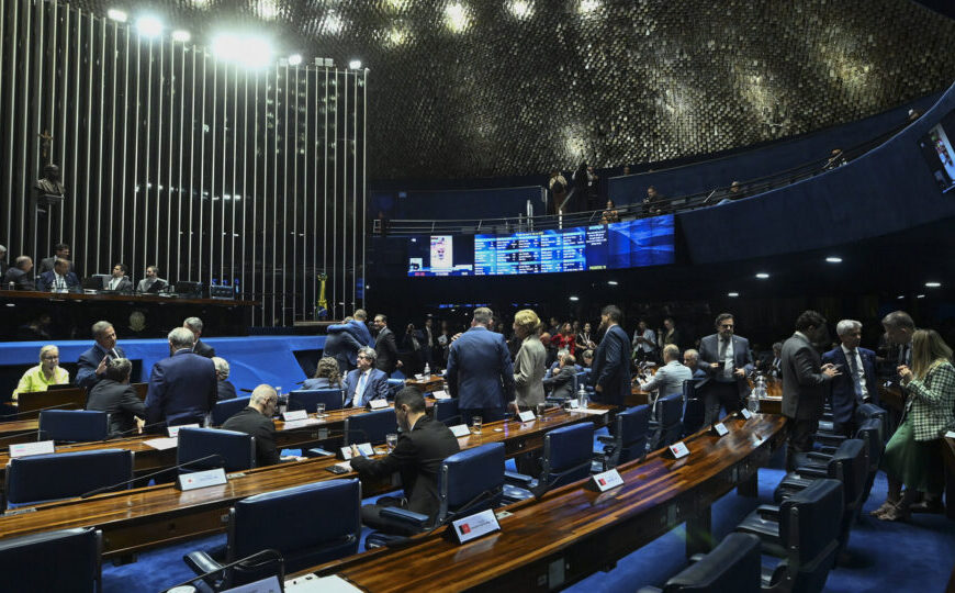 Oposição comemora aprovação do PL da dosimetria e fala em “correção de excessos” do STF