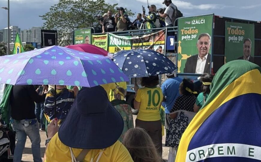 Manifestação em Brasília pede liberdade a Bolsonaro e aprovação da anistia